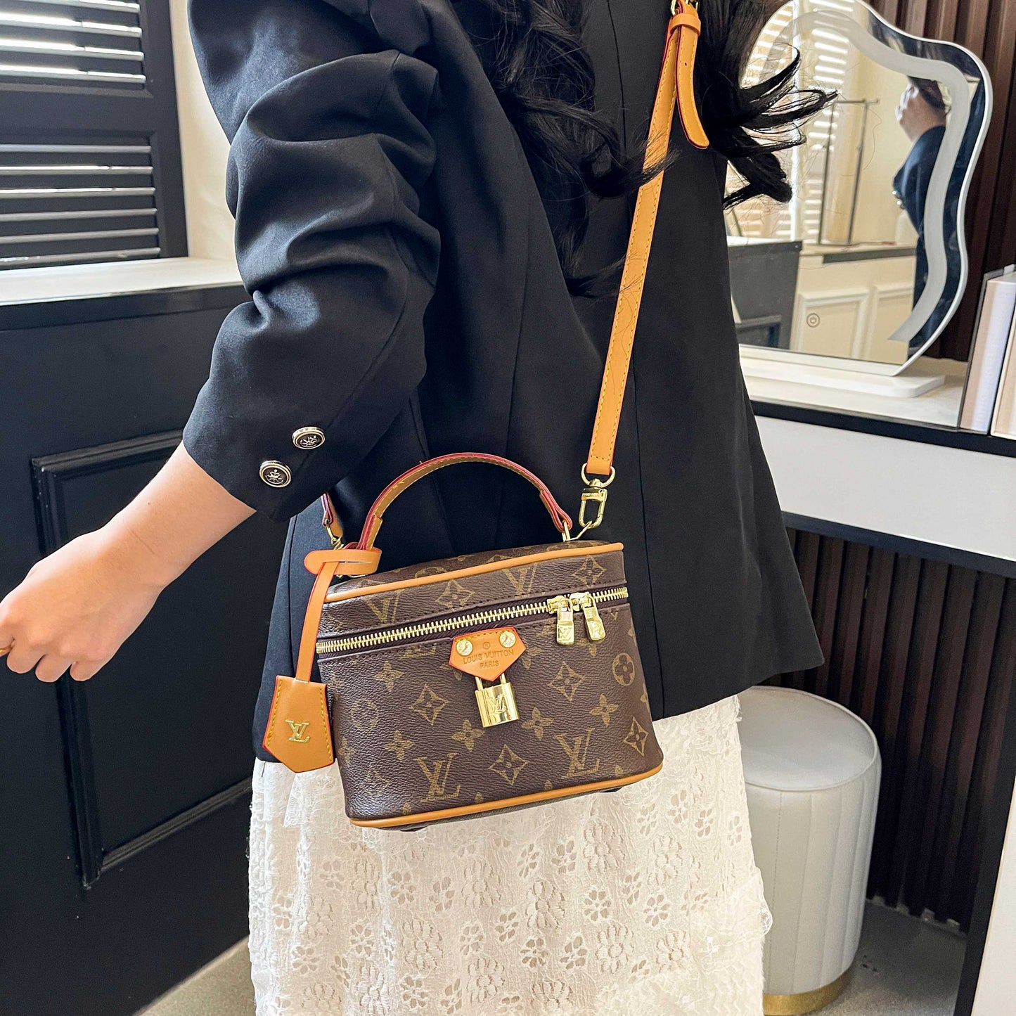 Bolso de mano Box de inspiración vintage – Elegante Tote Box con monograma