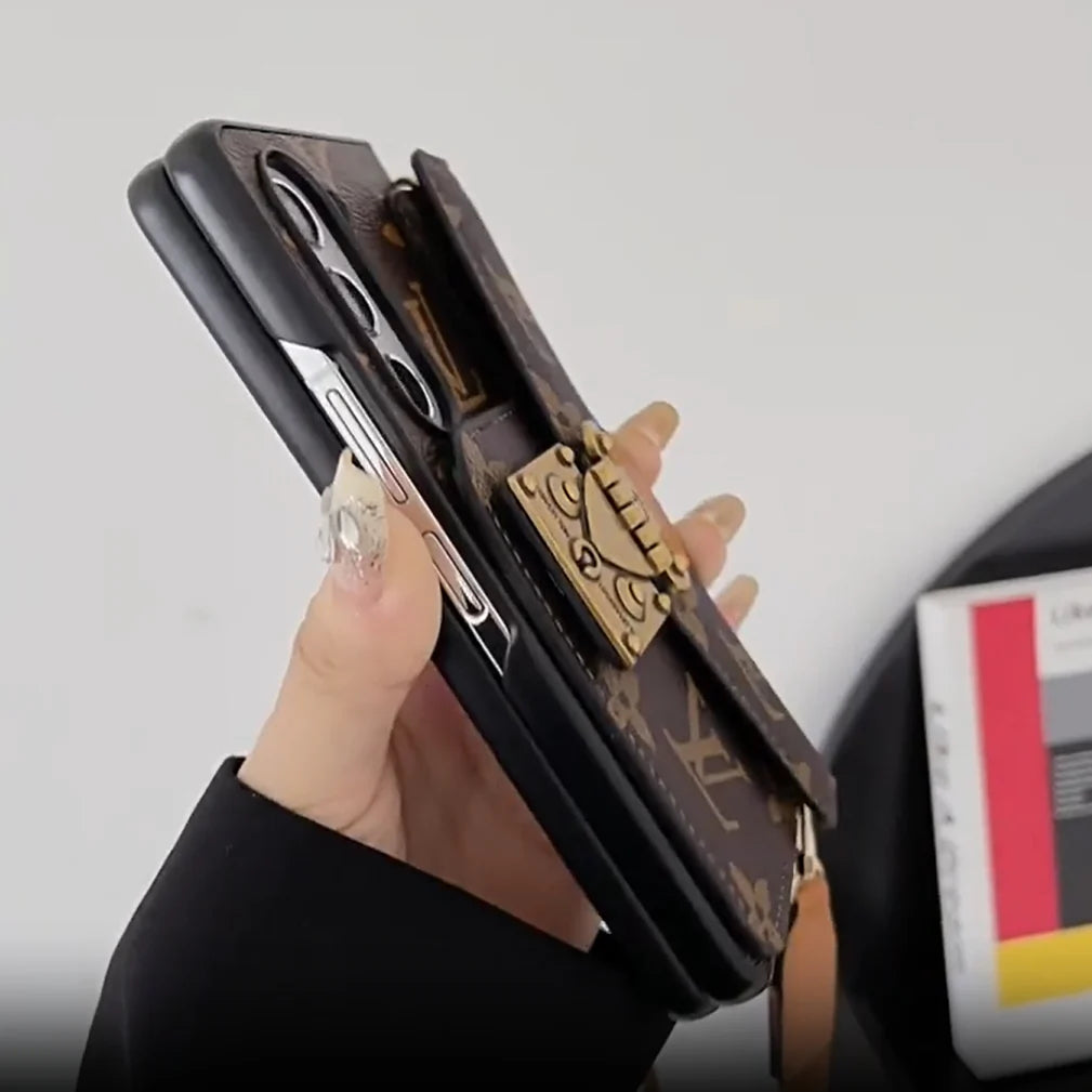 FUNDA PLEGABLE SAMSUNG Z CON CADENA CRUZADA Y BOLSA PARA TARJETAS CON CERRADURA DE LUJO