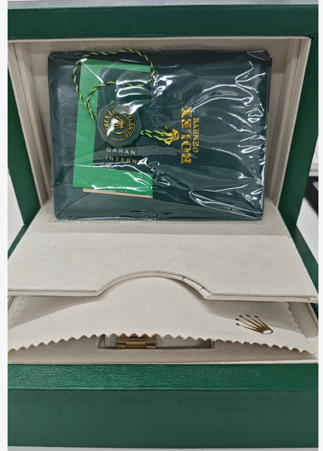 Green Decorative Watch Storage Box