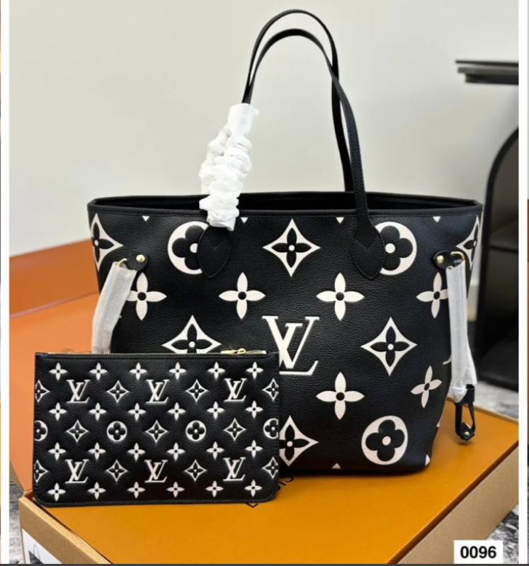 Set modnih torbica s printom