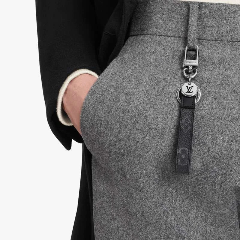 Keychain Leathar Só - Dearadh Monogram Clasaiceach