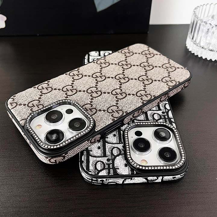Capa para iPhone luxuosa em tecido brilhante