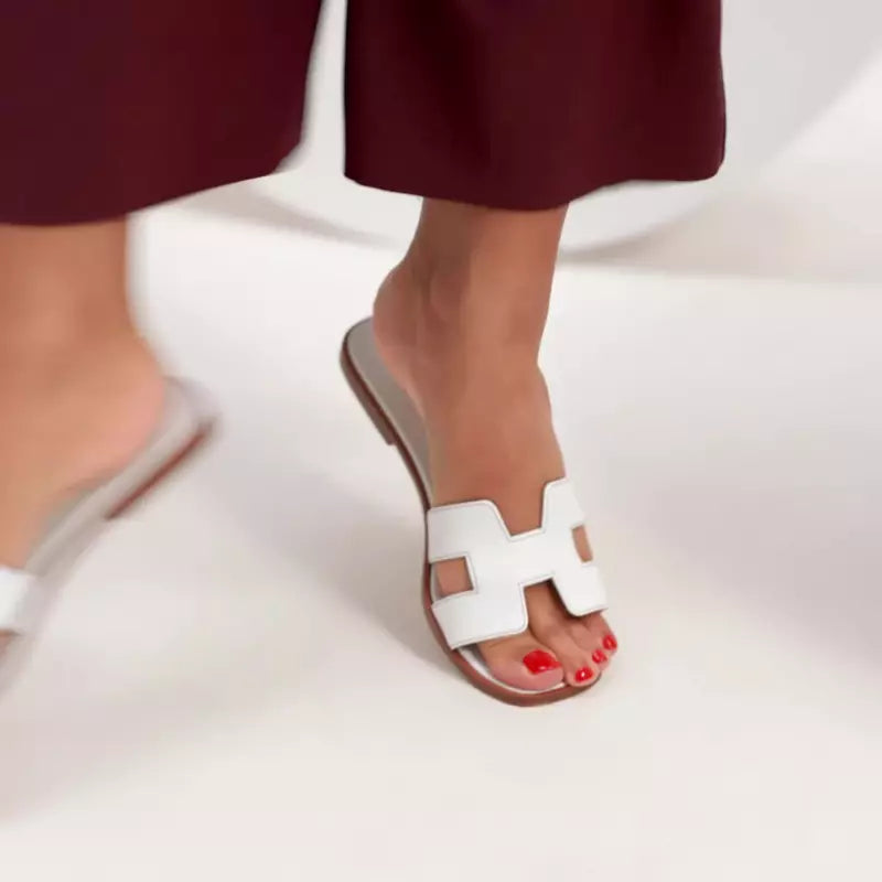 Minimal Dobbel H Logo Slides – Minimal Chic Sandaler