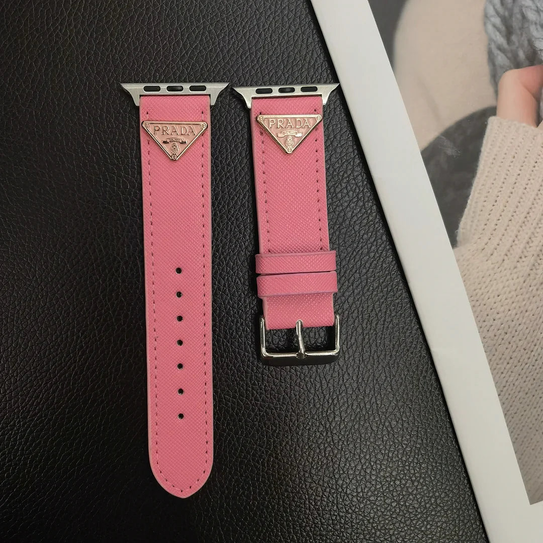 Pulseira de couro com etiqueta de monograma de triângulo duplo para Apple Watch