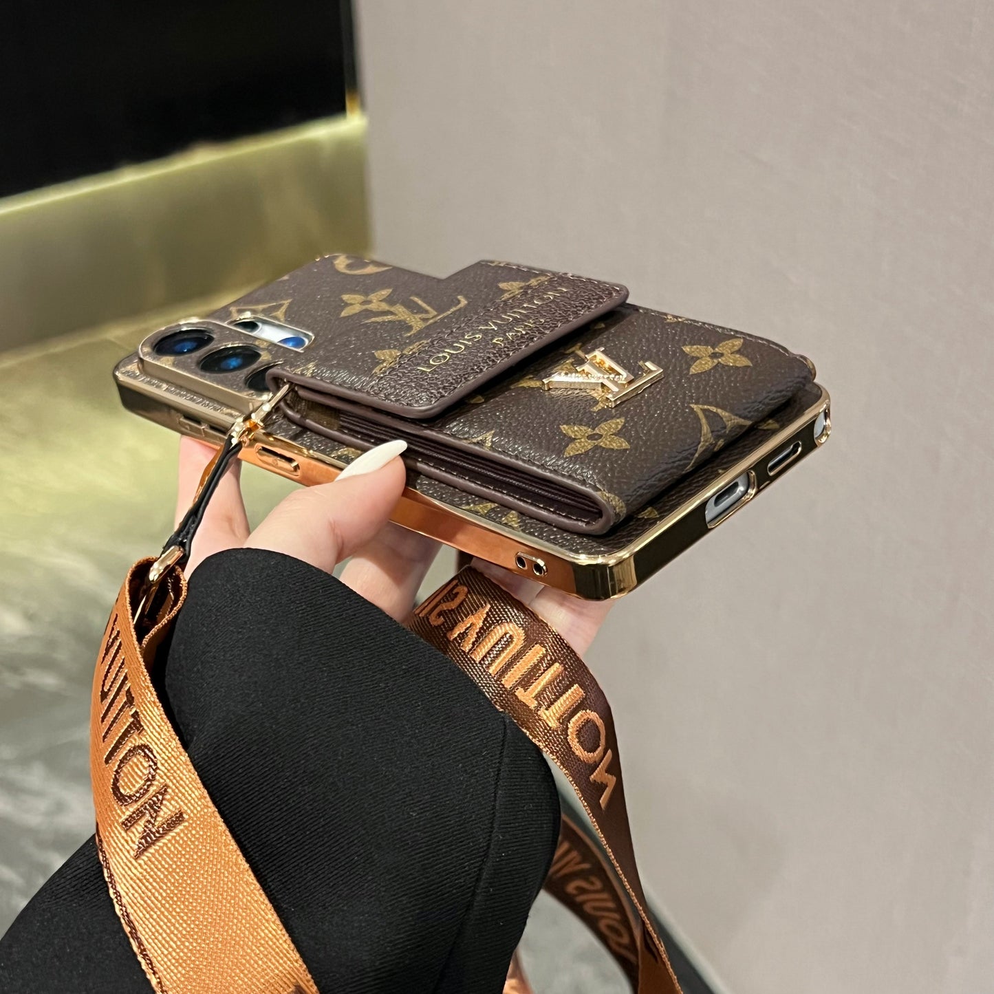 Luksuzna napredna kožna Samsung telefonska torbica s novčanikom i remenom.
