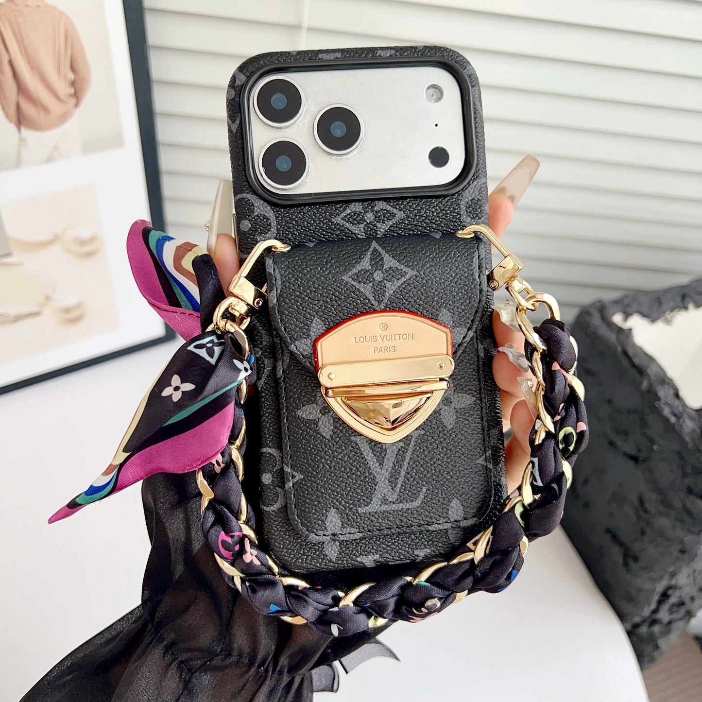 Cás iPhone Só Crossbody le Póca Cárta & Strap Inscortha