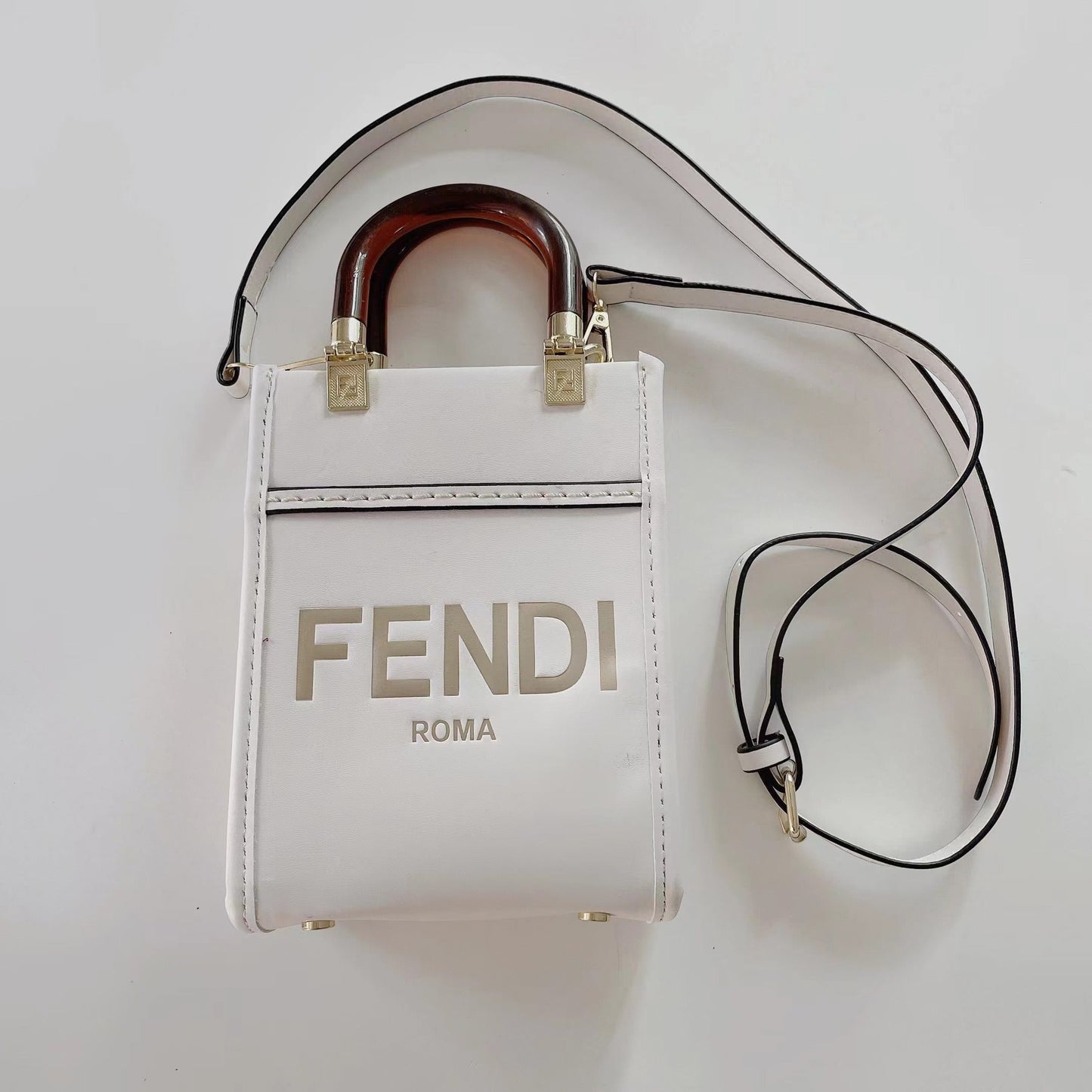 Mála Tote Clasaiceach Le Strap Crossbody