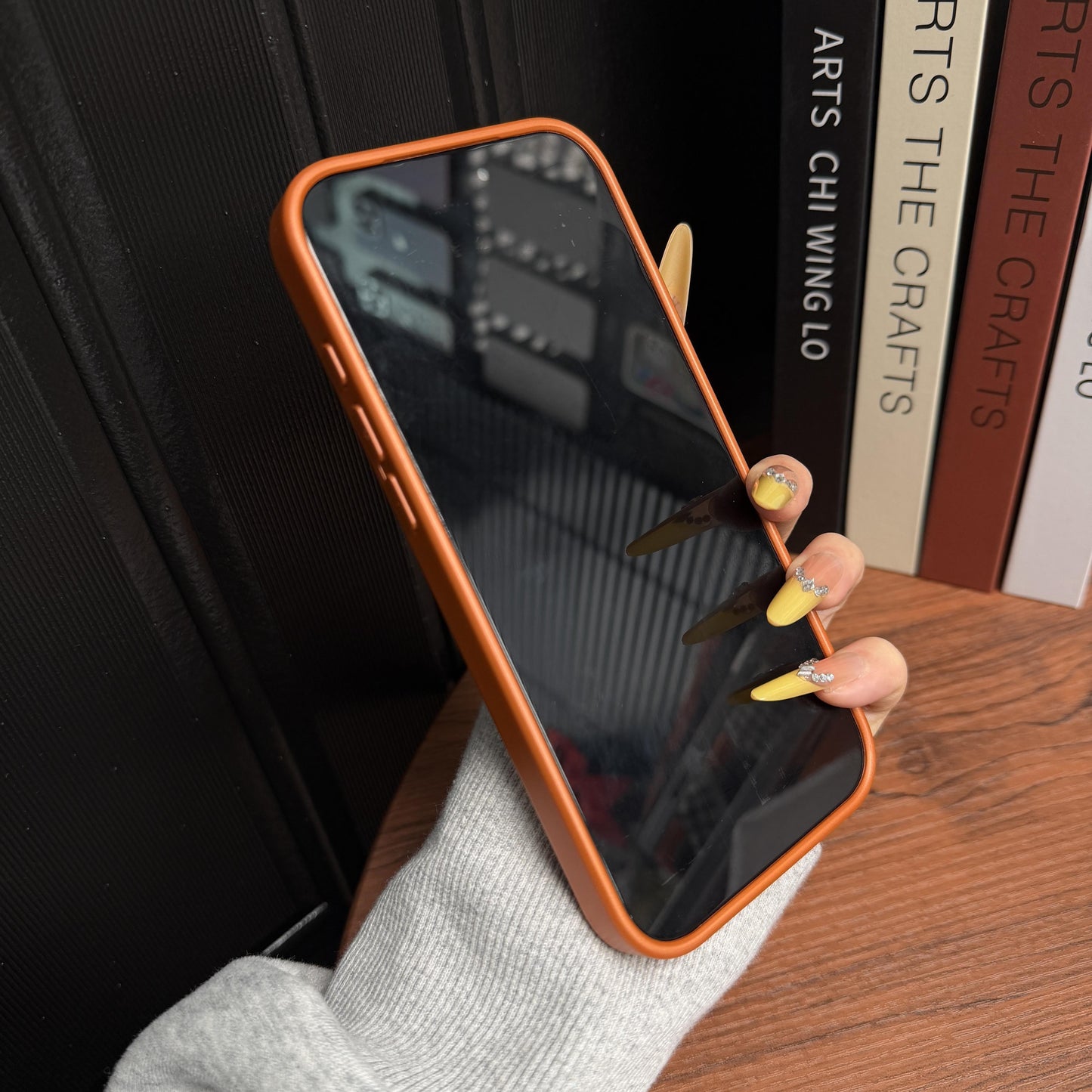 Chrome Hearts suojaava iPhone-kotelo