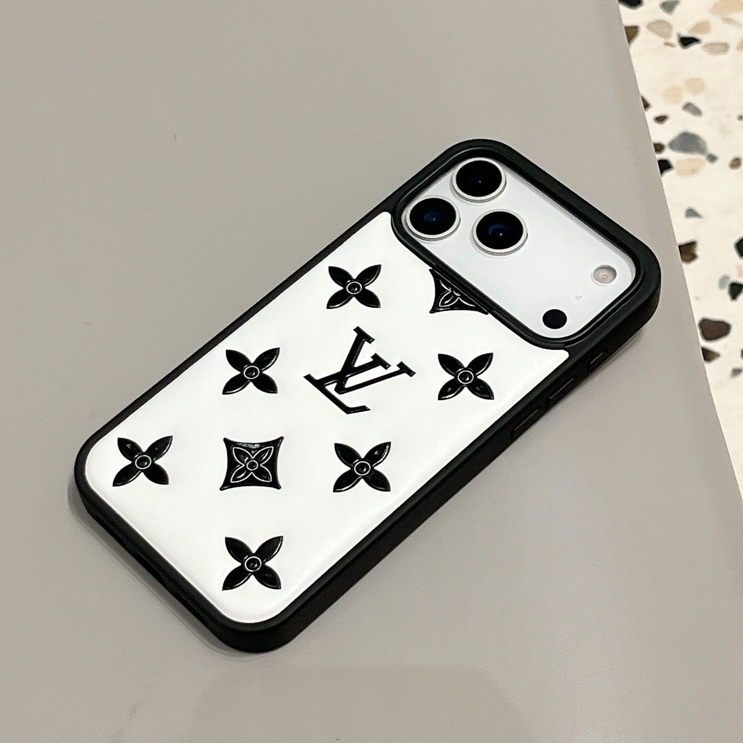 Luxe iPhone-hoesje met 3D-reliëfontwerp