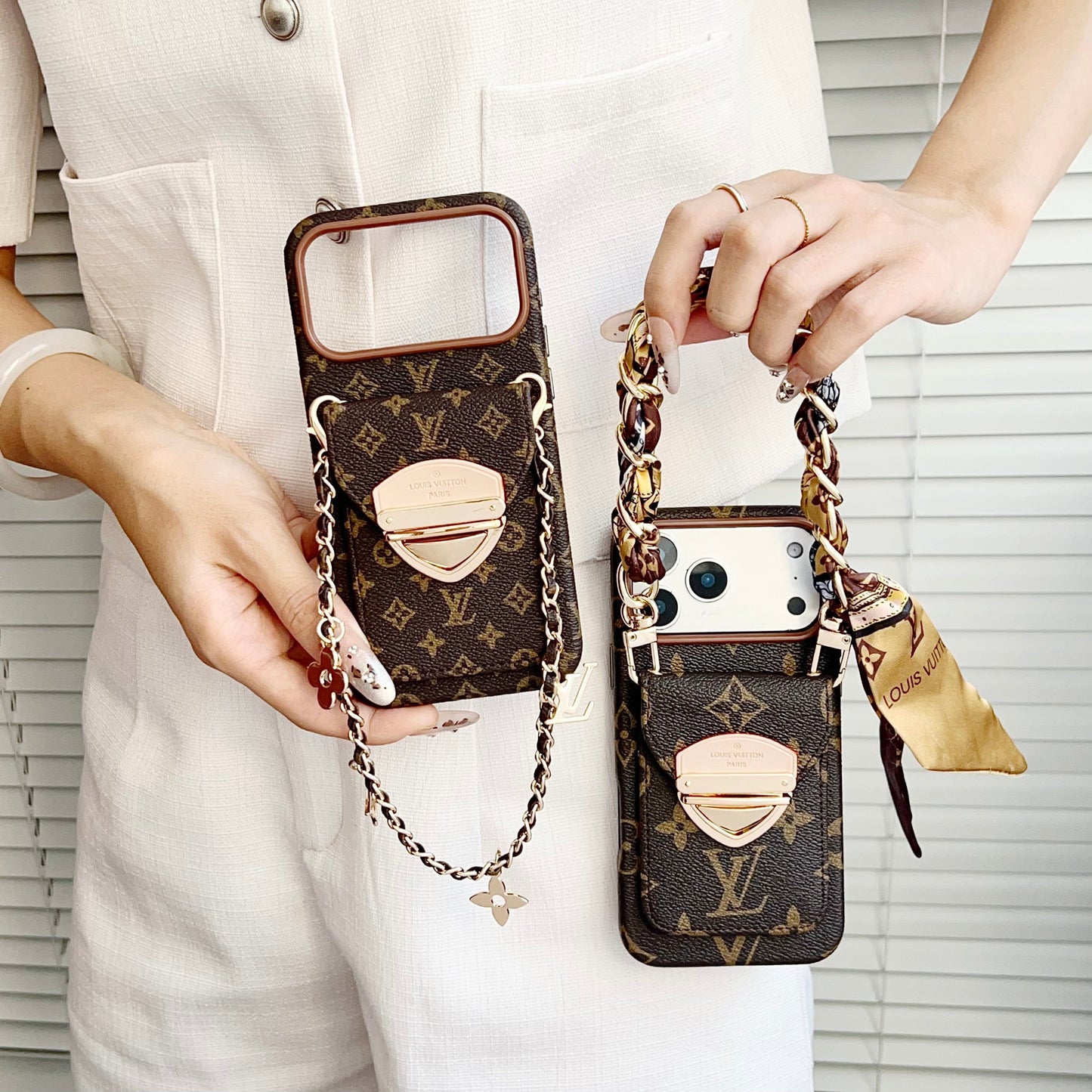 Cás iPhone Só Crossbody le Póca Cárta & Strap Inscortha