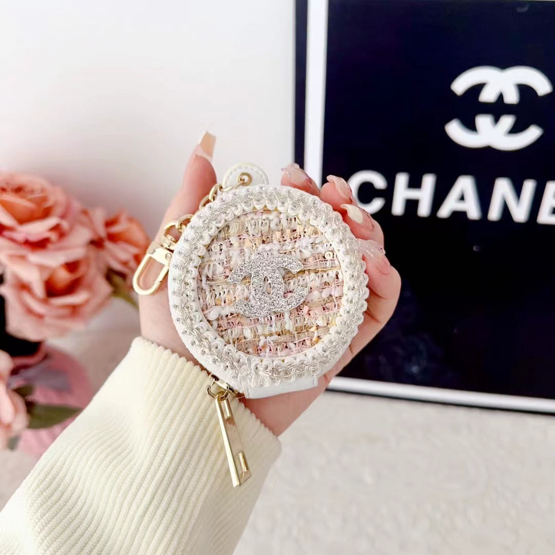 LYX CHANEL Airpods Fodral med spegel