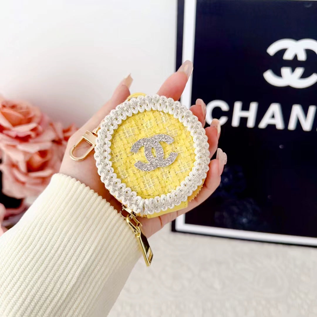 LYX CHANEL Airpods Fodral med spegel