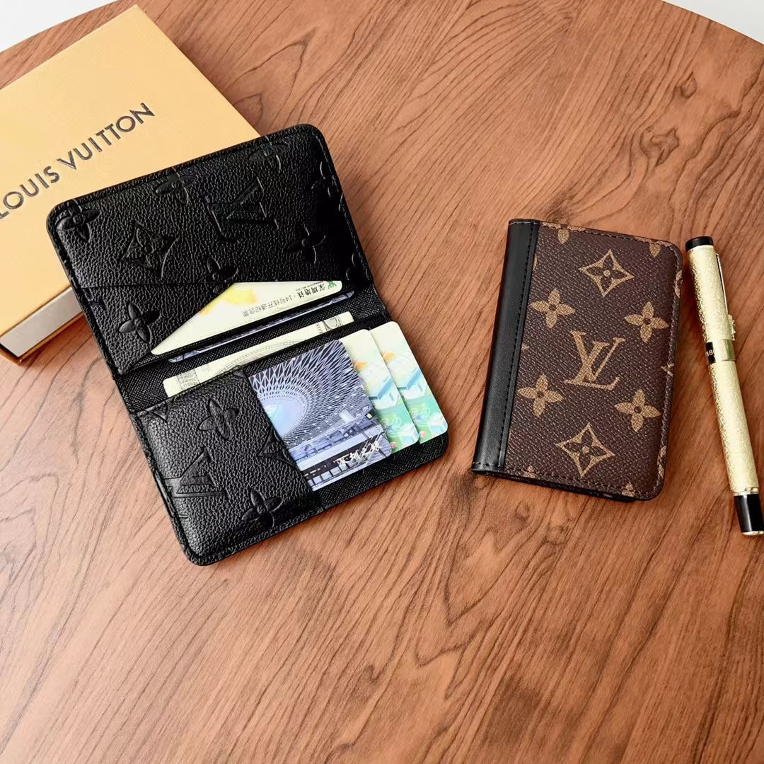 Elegáns kockás & monogram pénztárcák