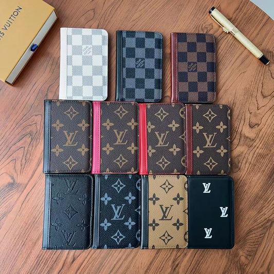Elegantni karirani  & novčanici s monogramom