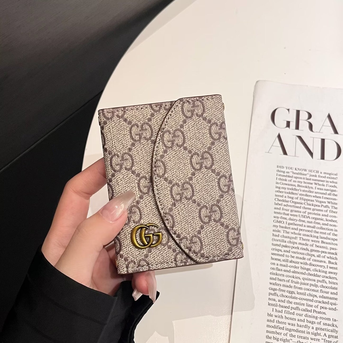 Πολυτελής συλλογή  & -Inspired Monogram Compact Wallet Collection