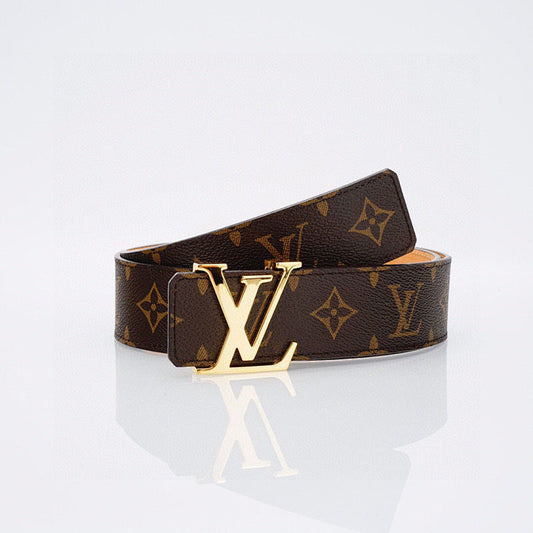 Luxuriöser Monogrammgürtel mit goldener Schnalle