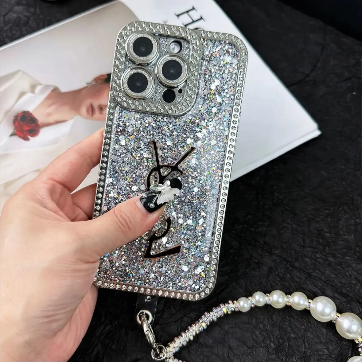 Luksus Glitter Holographic Y - S - L-inspirert iPhone-deksel – Diamond Shine Edition