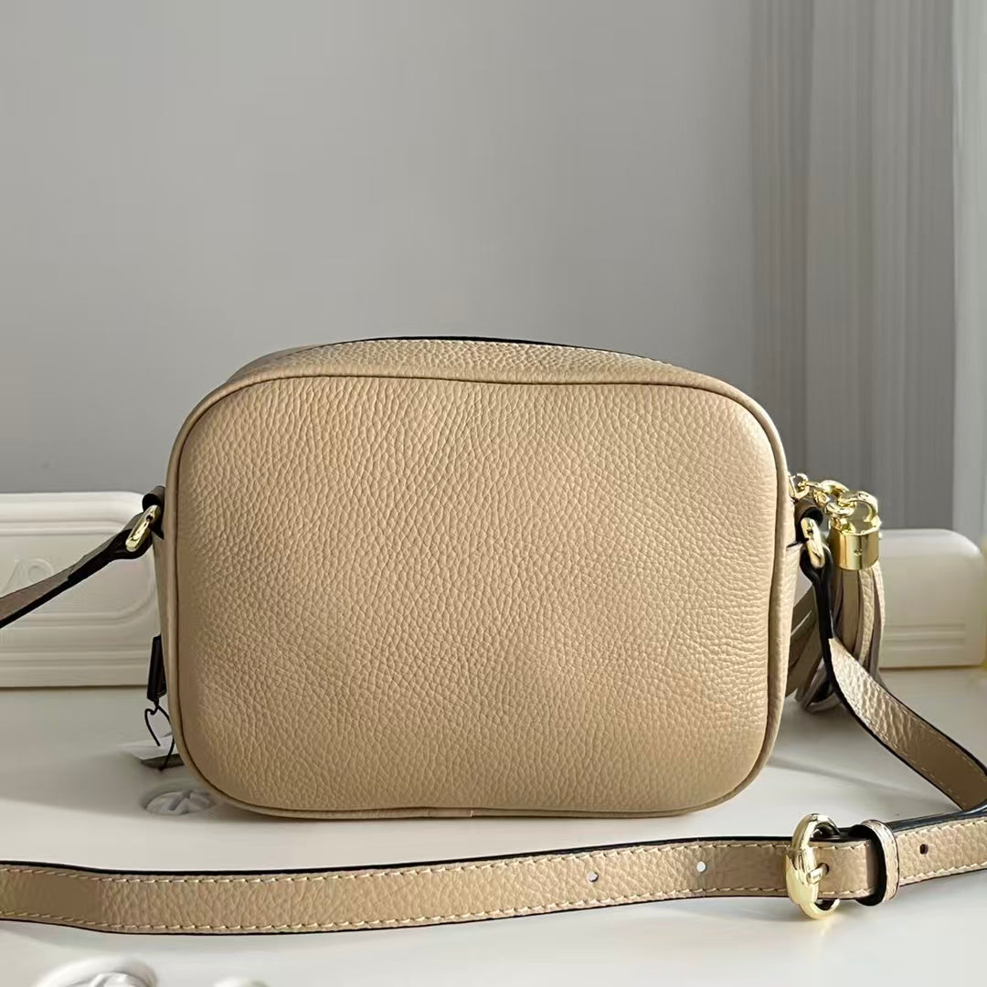 Advanced Pebbled Leather Crossbody táska