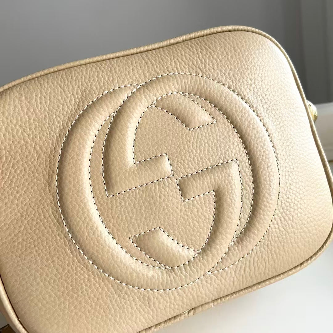 Advanced Pebbled Leather Crossbody táska