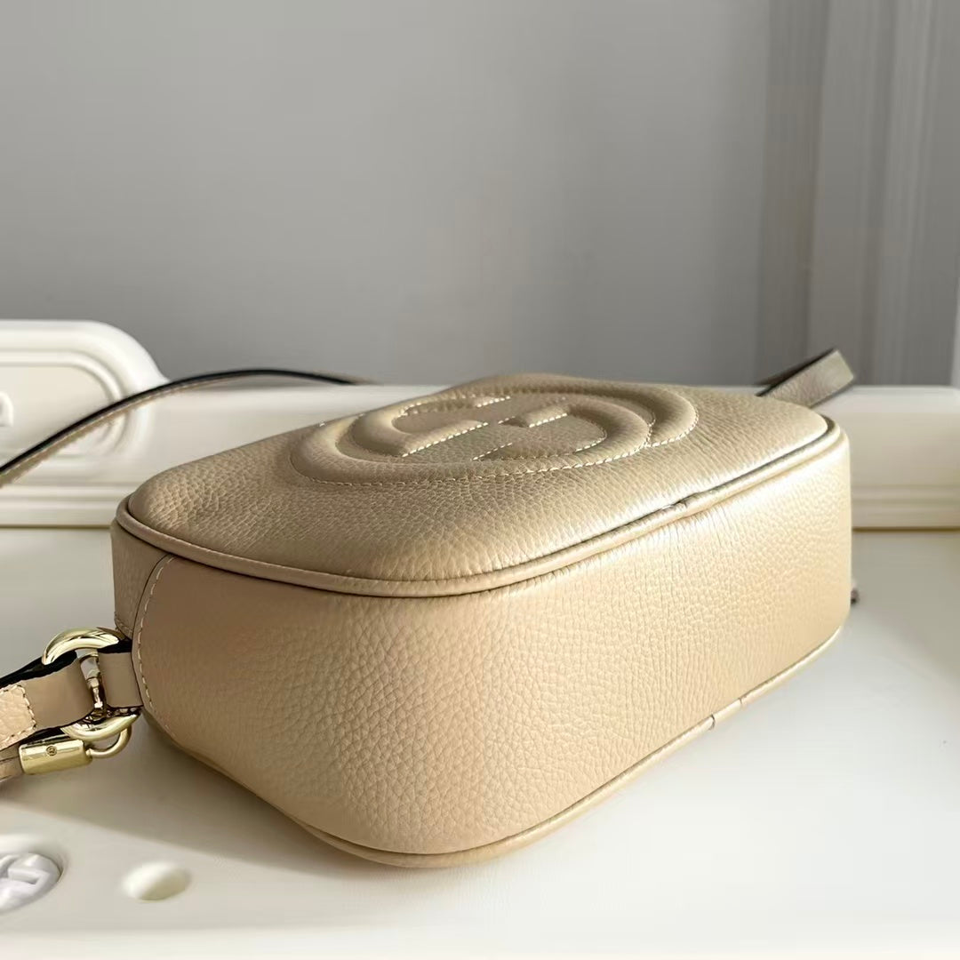 Advanced Pebbled Leather Crossbody táska