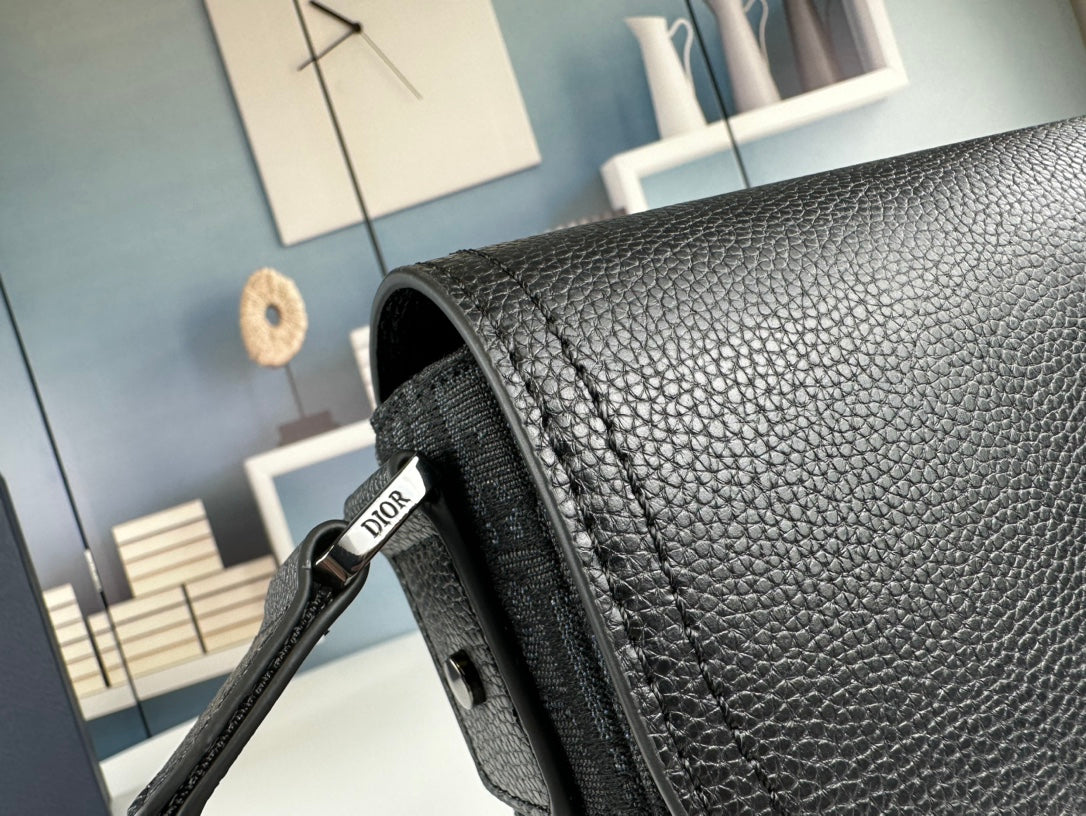 Bolsa Crossbody Clássica de Couro – Design Minimalista, Função Máxima