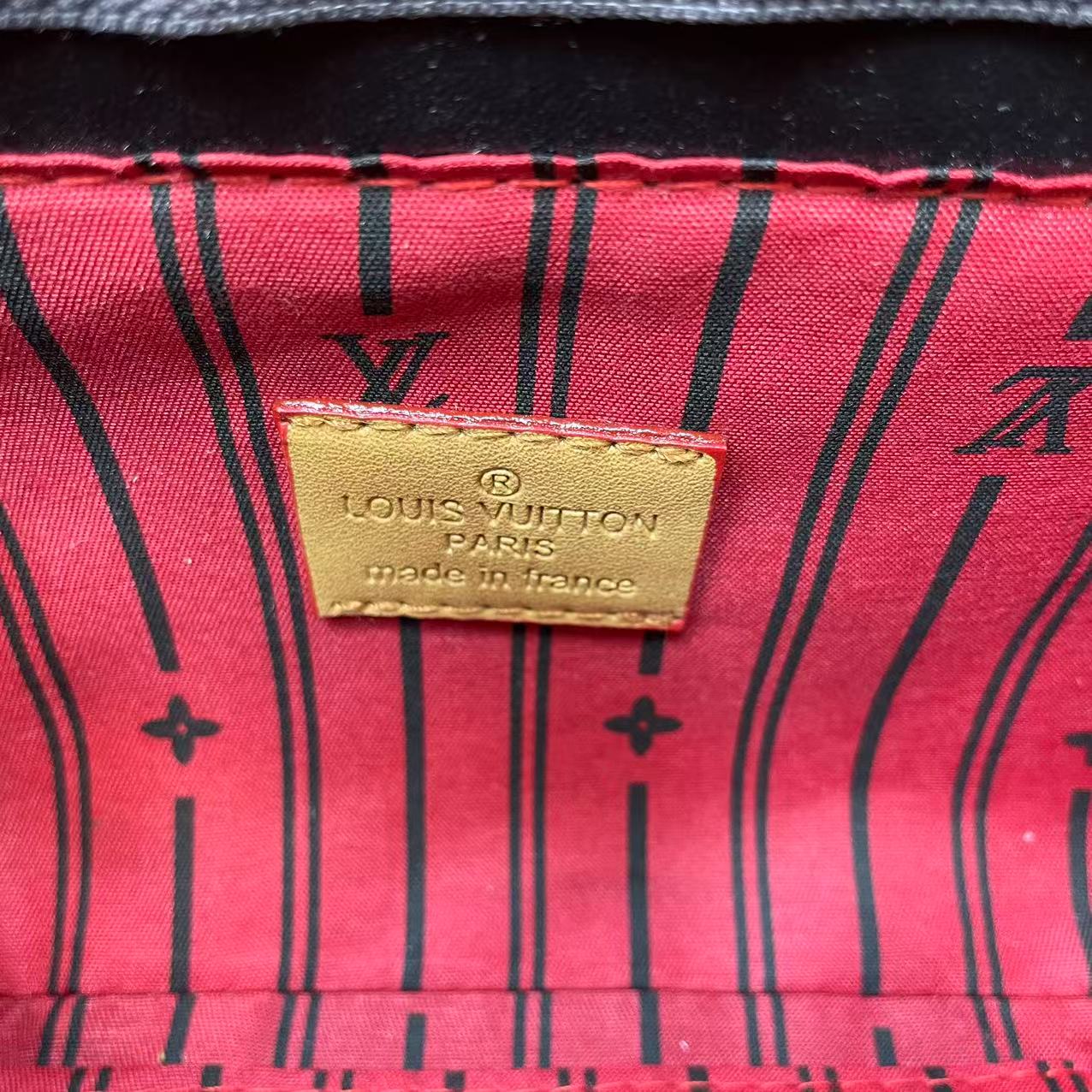 Mála Gualainn Slabhra Vintage Lock - Dearadh Monogram Clasaiceach