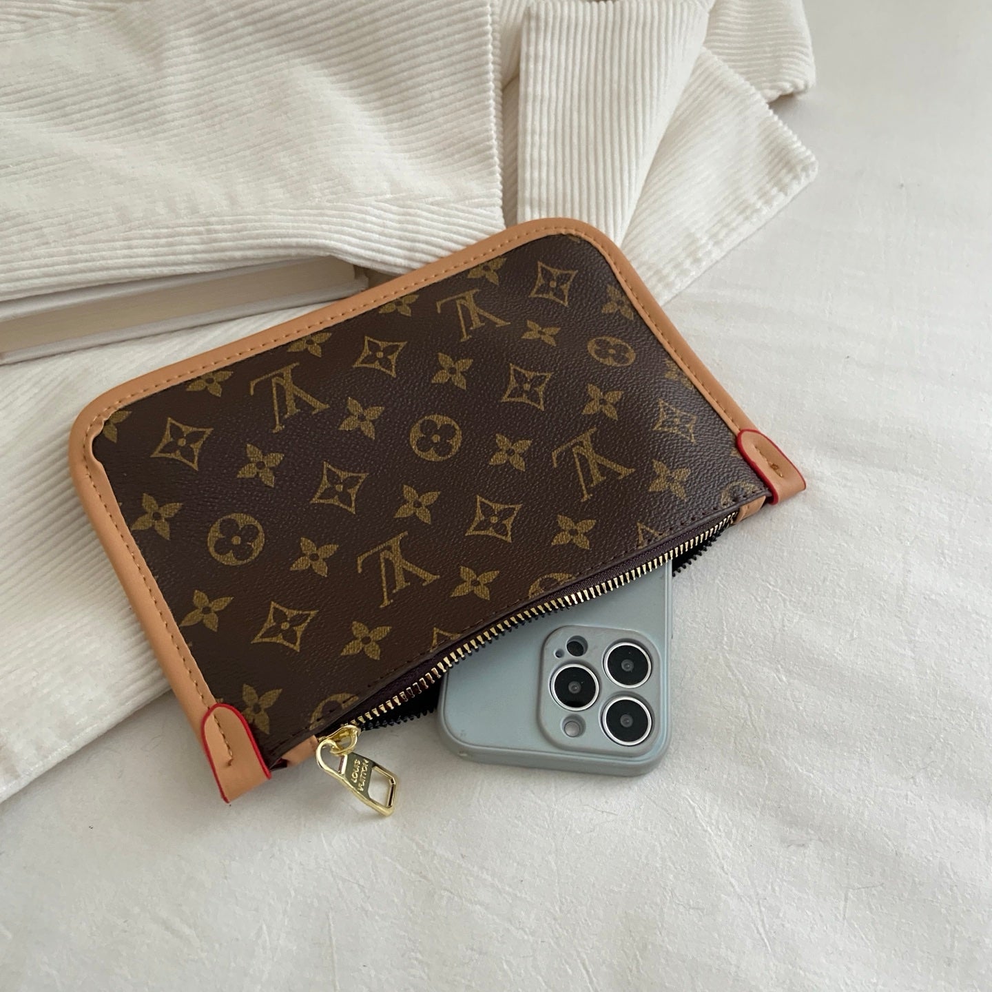 Monogram skulderveske med kryssrem