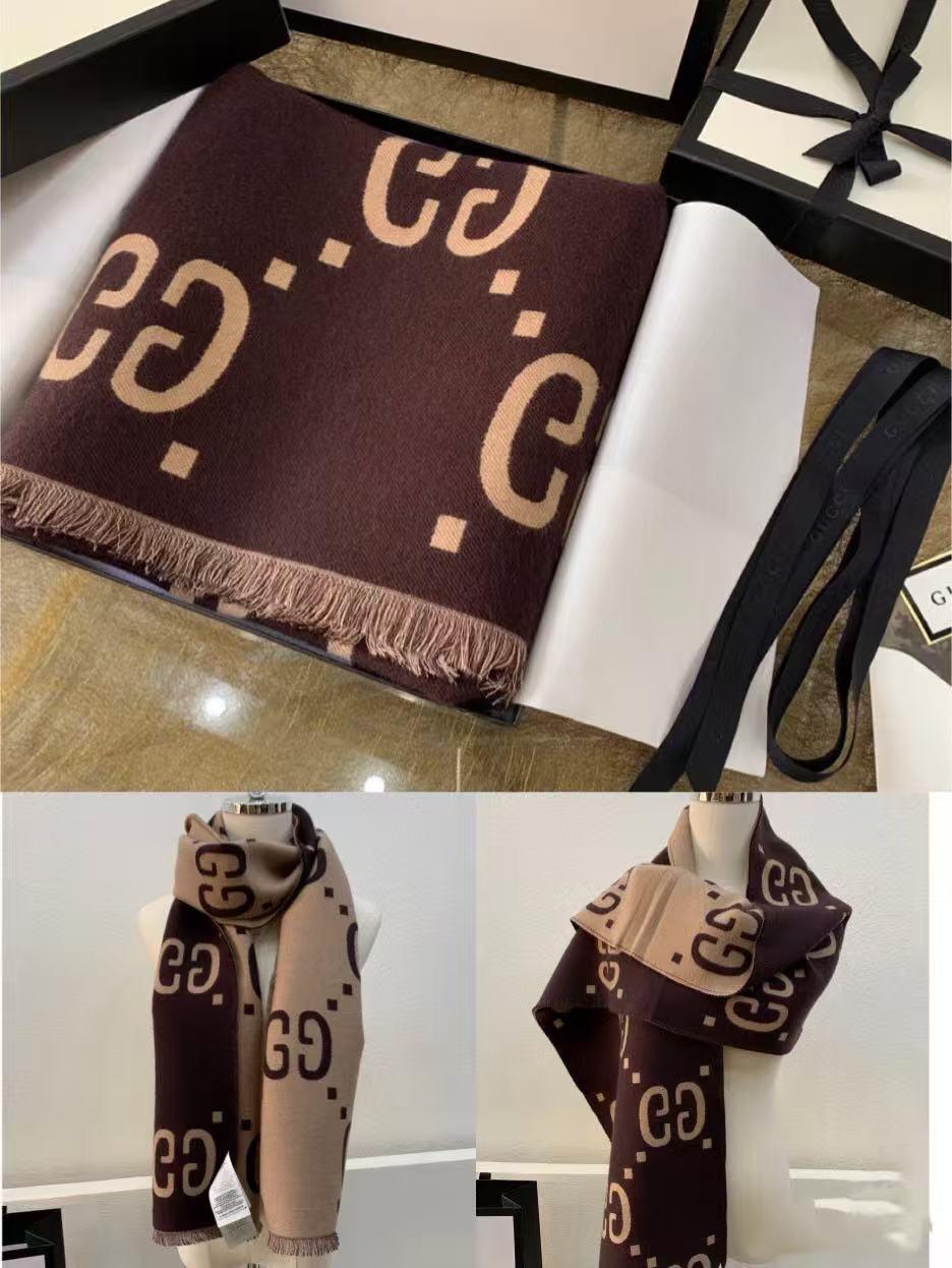 Scarf Monagram Cniotáilte Dhá Thaobh Chluthar – Só Geimhridh Riachtanach