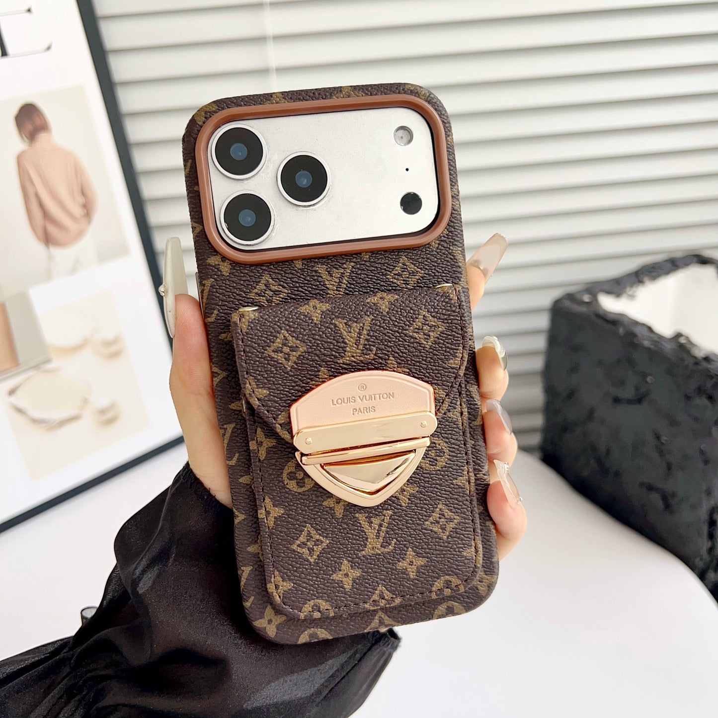 Cás iPhone Só Crossbody le Póca Cárta & Strap Inscortha
