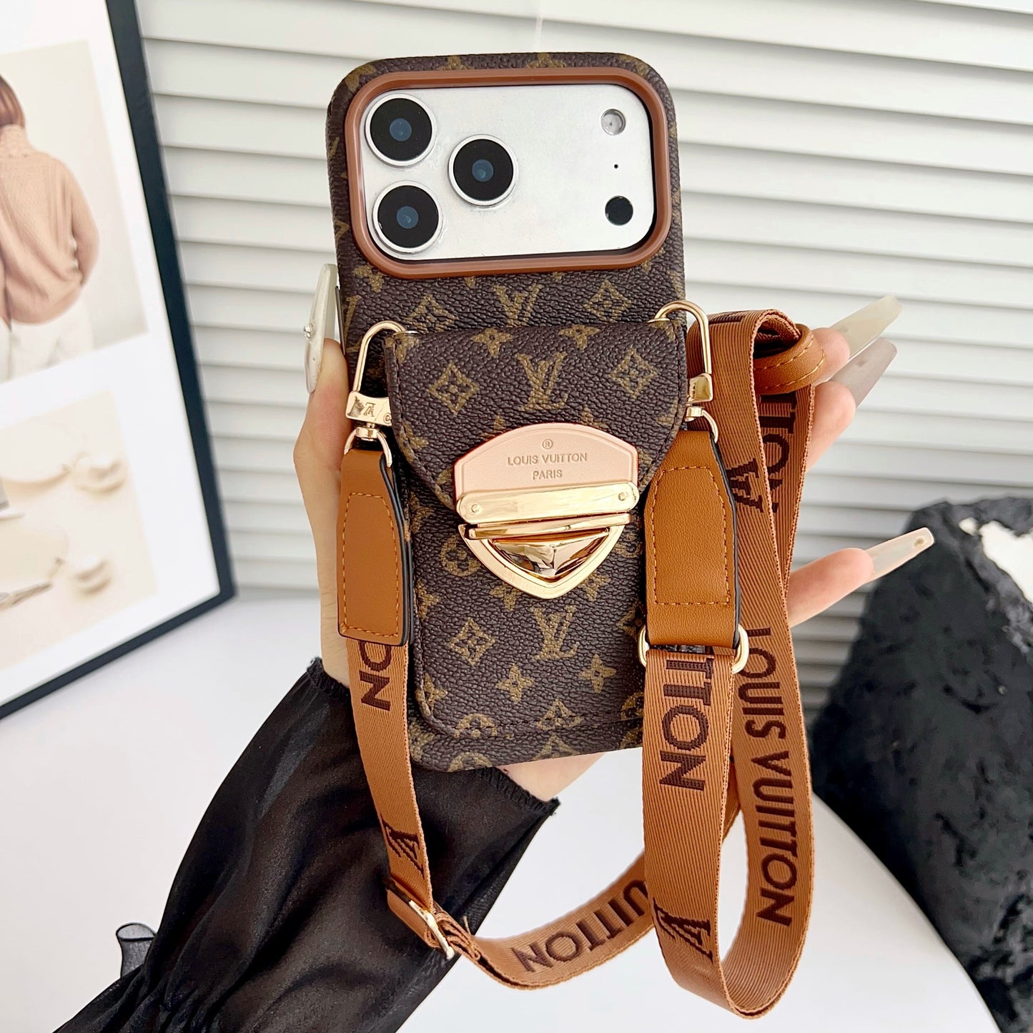 Cás iPhone Só Crossbody le Póca Cárta & Strap Inscortha