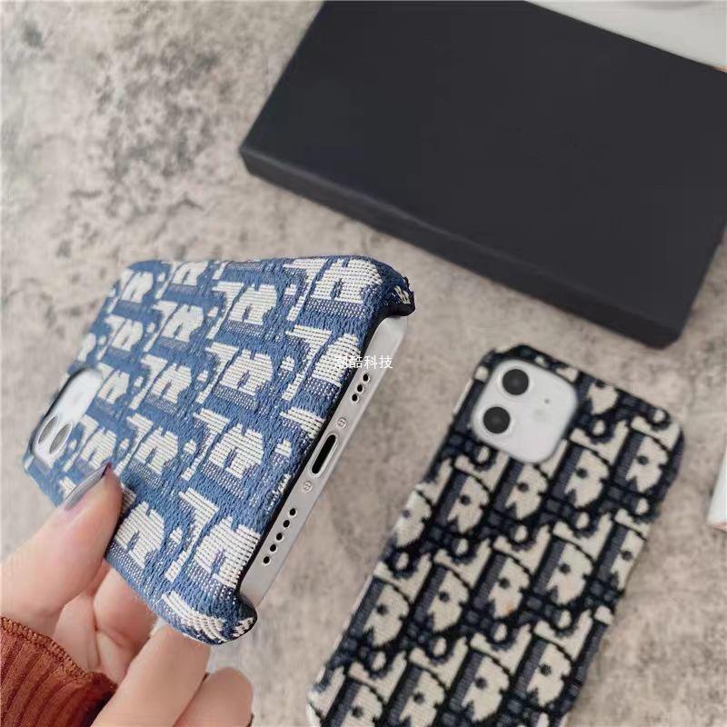 Capa para iPhone em tecido fashion