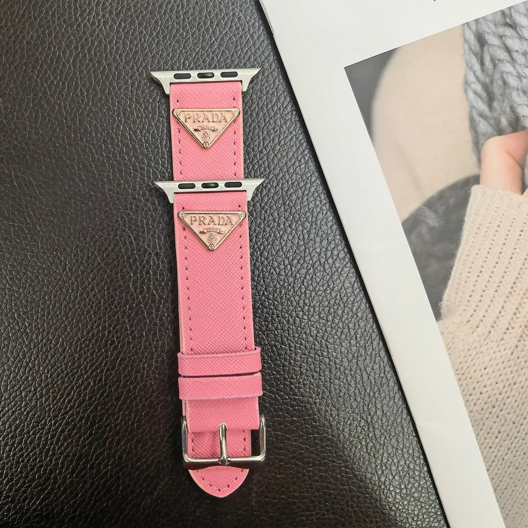 Pulseira de couro com etiqueta de monograma de triângulo duplo para Apple Watch