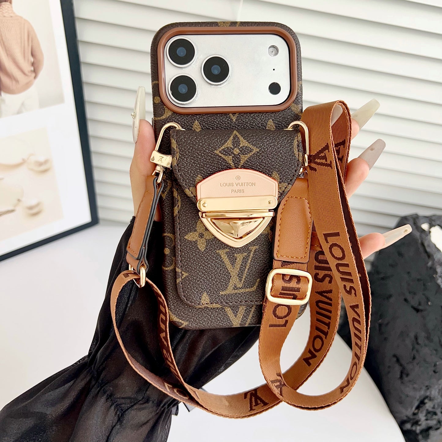 Cás iPhone Só Crossbody le Póca Cárta & Strap Inscortha
