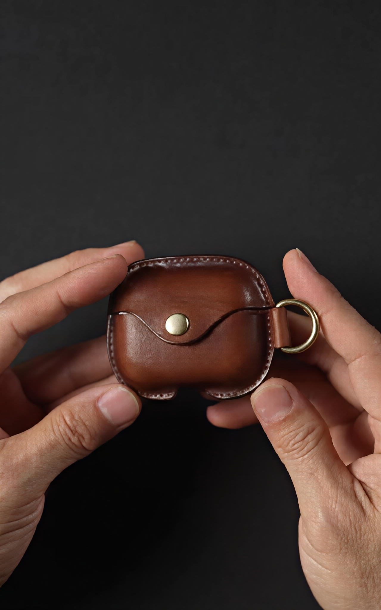 Premium Γνήσια δερμάτινη θήκη AirPods με δωρεάν δερμάτινο κορδόνι