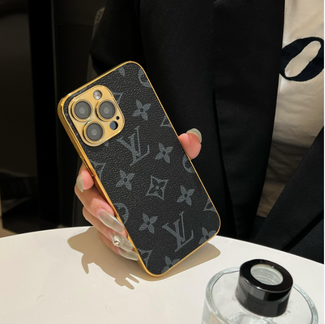 Luxus klasszikus monogramos iPhone tok galvanizált arany élekkel