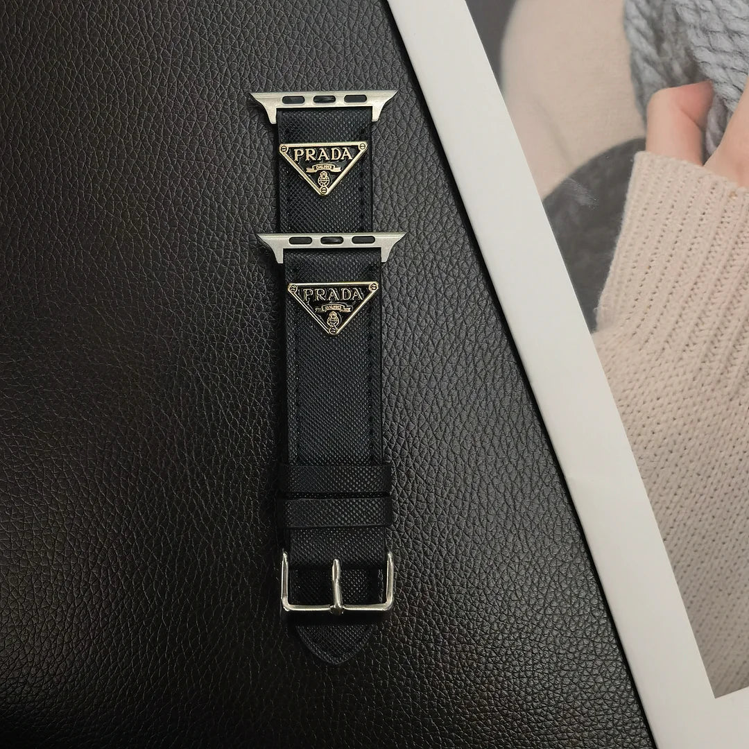 Pulseira de couro com etiqueta de monograma de triângulo duplo para Apple Watch
