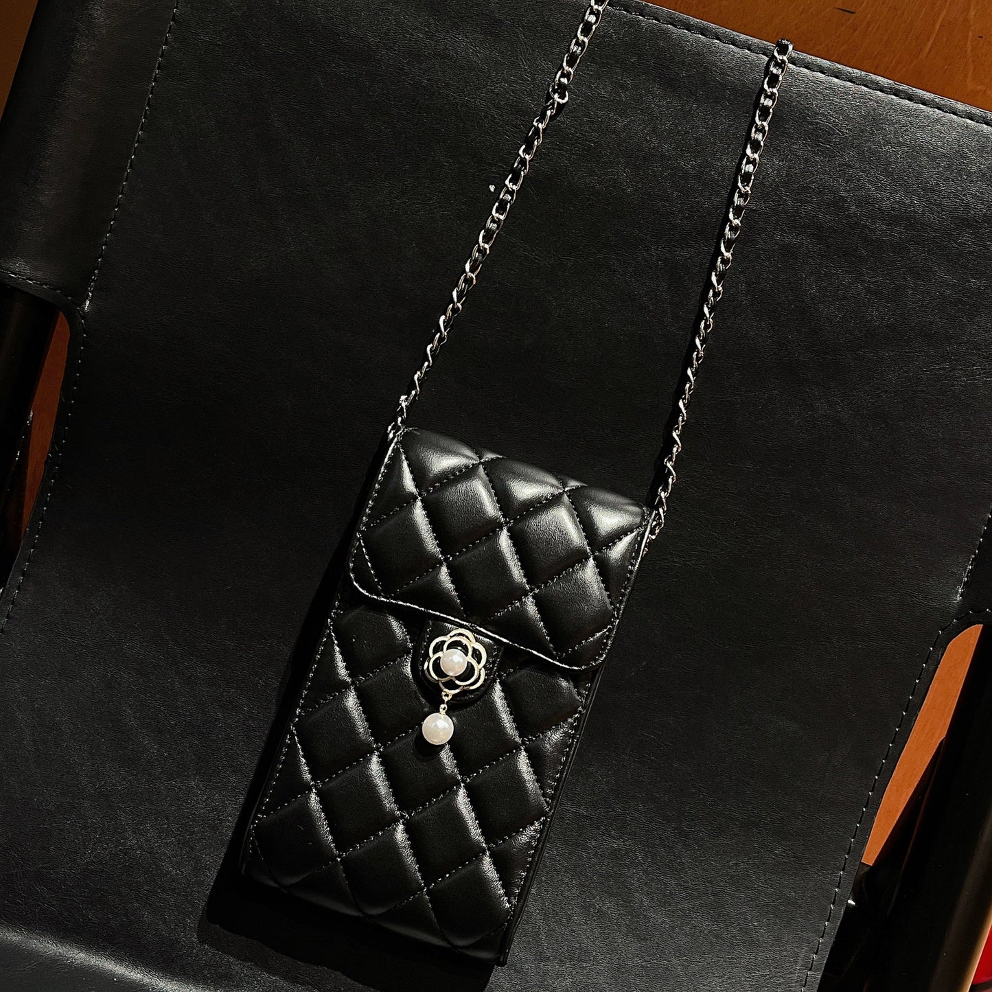 Mála Fón Leathar Crossbody