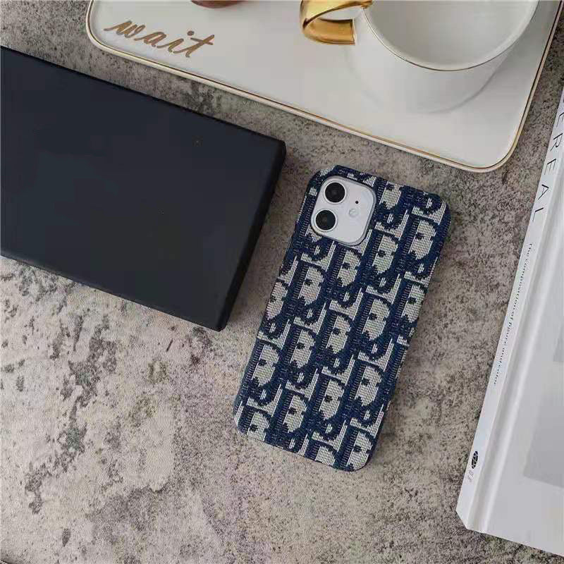 Capa para iPhone em tecido fashion