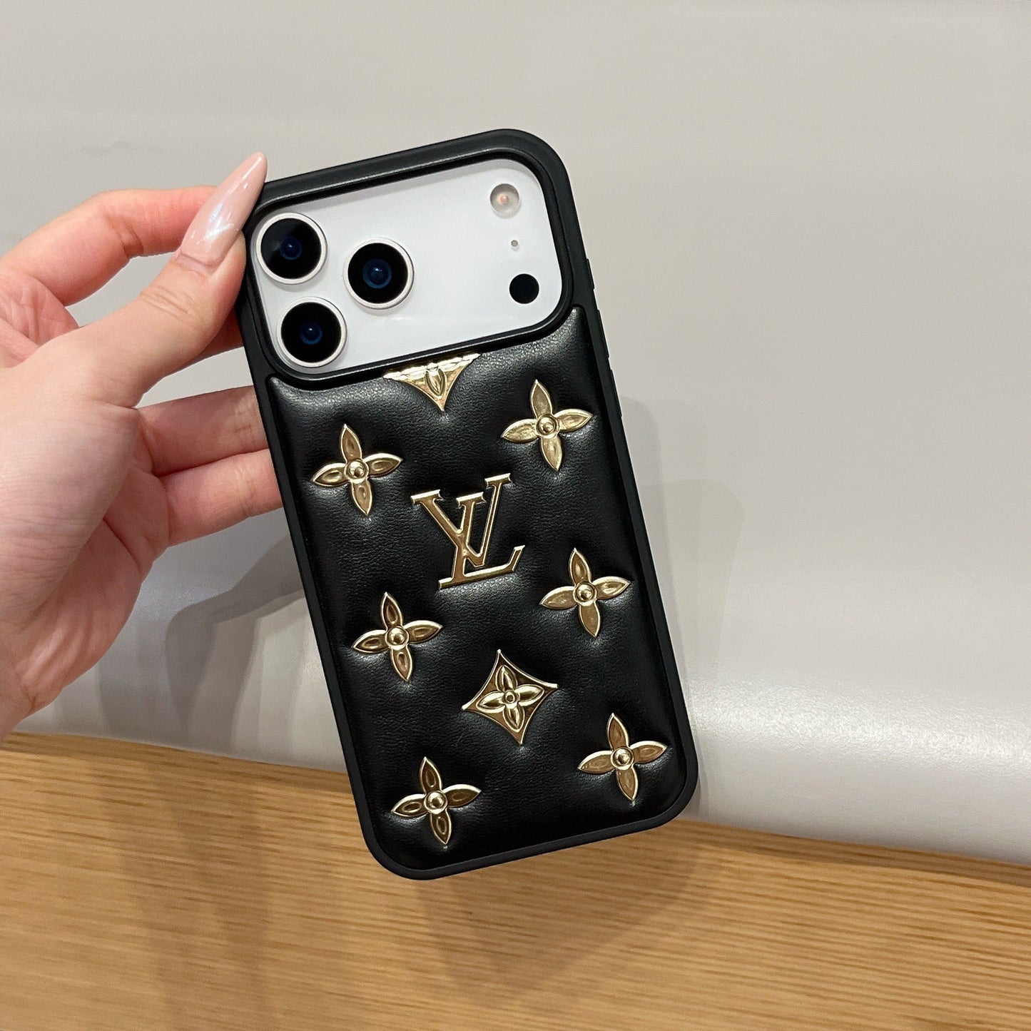 Luxe iPhone-hoesje met 3D-reliëfontwerp