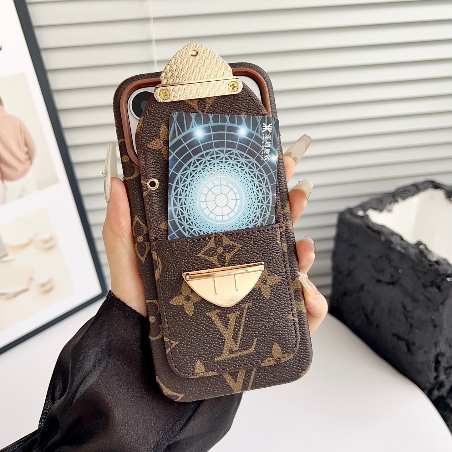 Cás iPhone Só Crossbody le Póca Cárta & Strap Inscortha