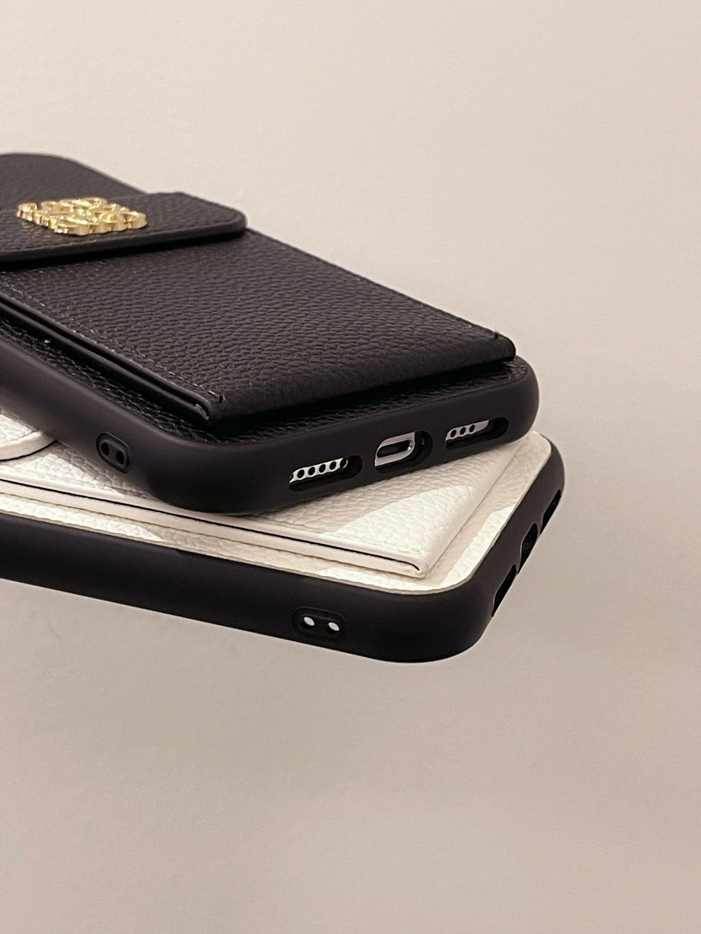 Capa luxuosa para iPhone com suporte para cartão preto-QBK240603