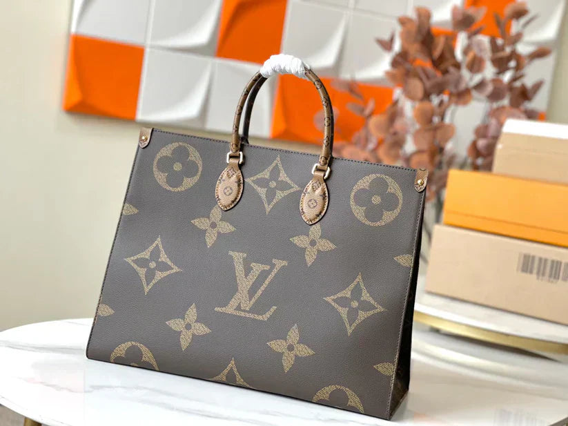 Mála Tote Leathar Luxe Monogram