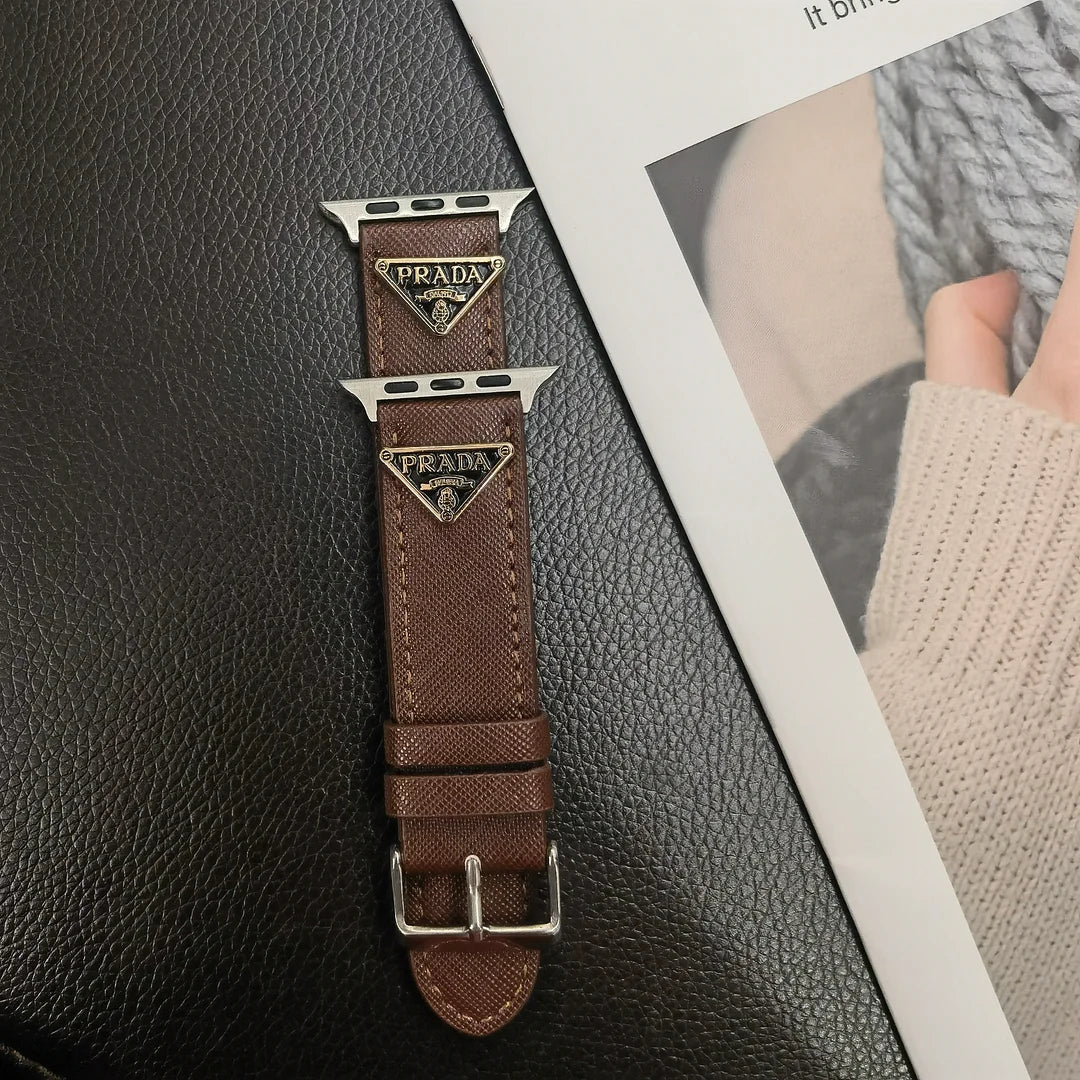 Pulseira de couro com etiqueta de monograma de triângulo duplo para Apple Watch