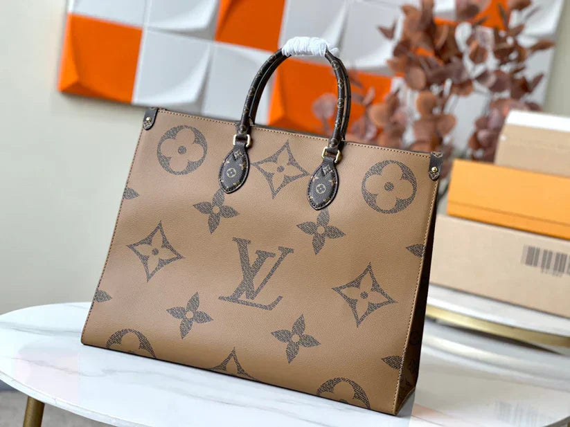 Mála Tote Leathar Luxe Monogram