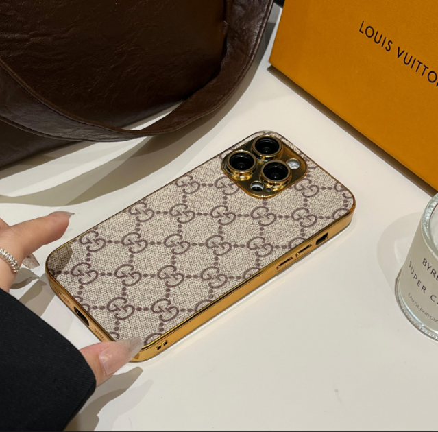 Luxus klasszikus monogramos iPhone tok galvanizált arany élekkel