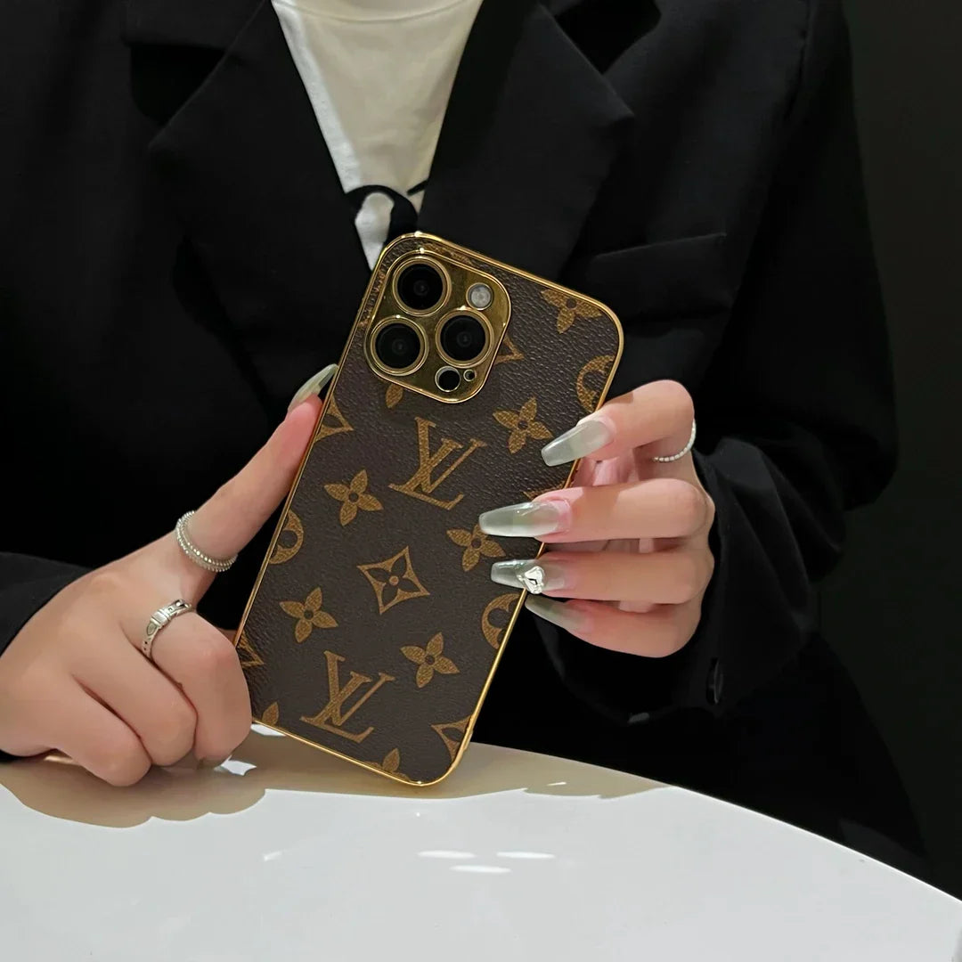 Luxus klasszikus monogramos iPhone tok galvanizált arany élekkel