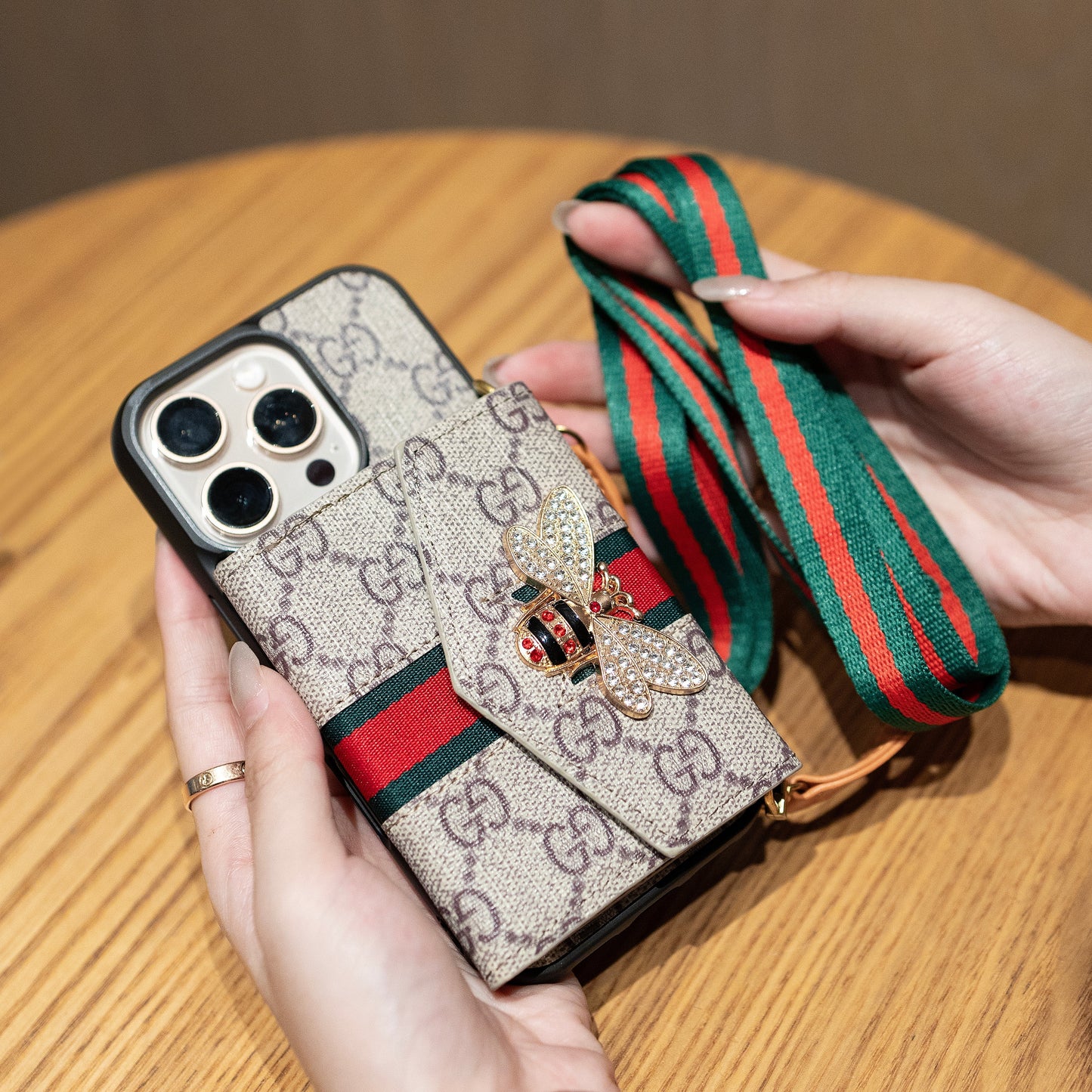 Premium Advanced Crossbody Θήκη iPhone με θήκη κάρτας & Ιμάντας ώμου
