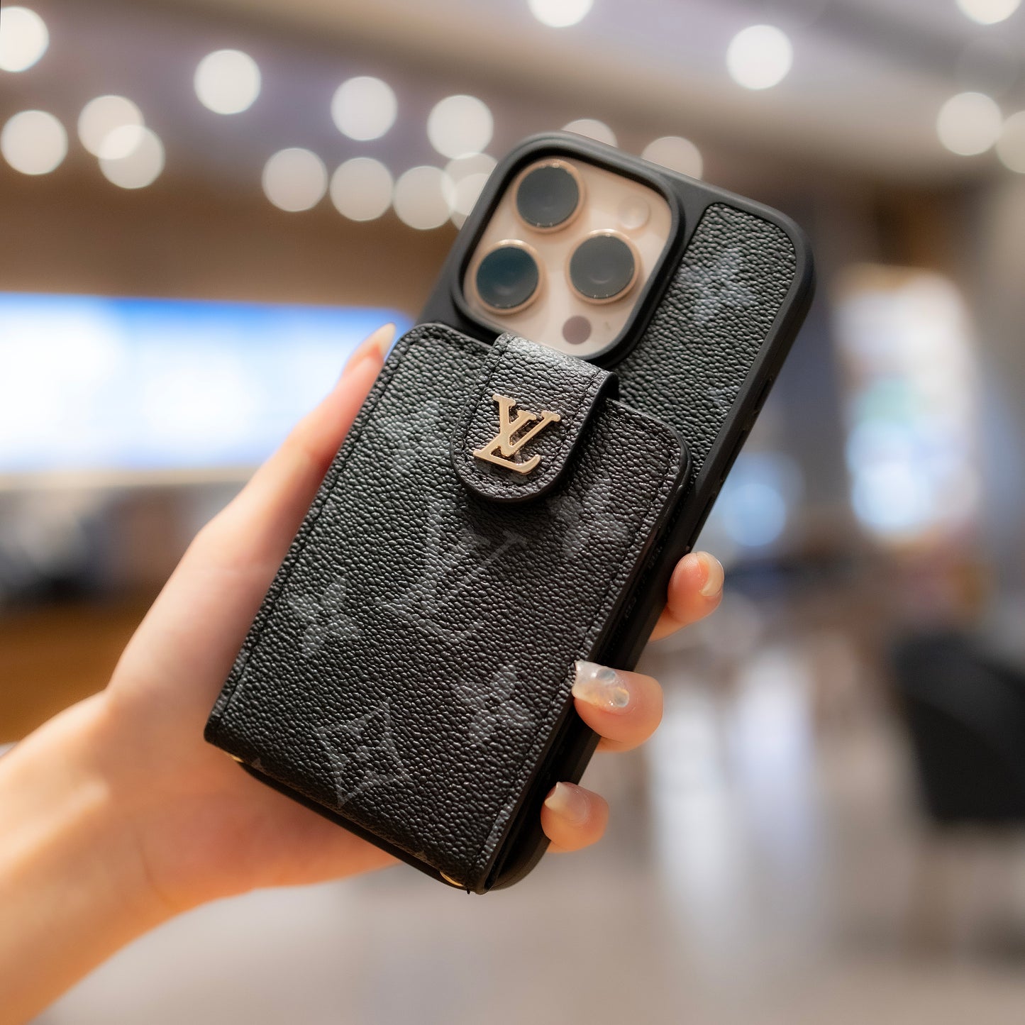 Ylellinen Crossbody iPhone -kuori korttipidikkeellä & hihnalla
