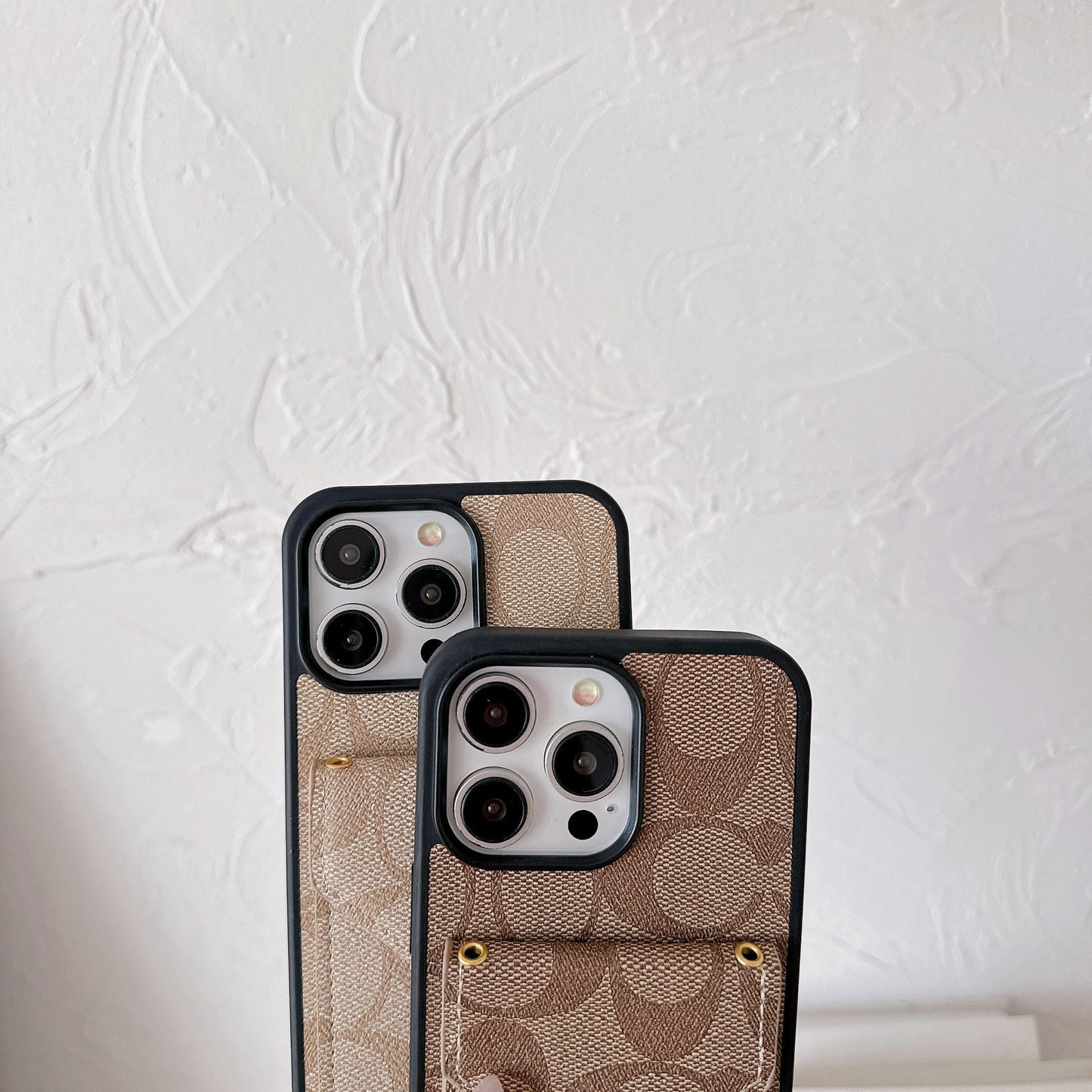 Cás iPhone Clasaiceach Le Sealbhóir Cárta Agus Solas Strap Donn -SJ240513