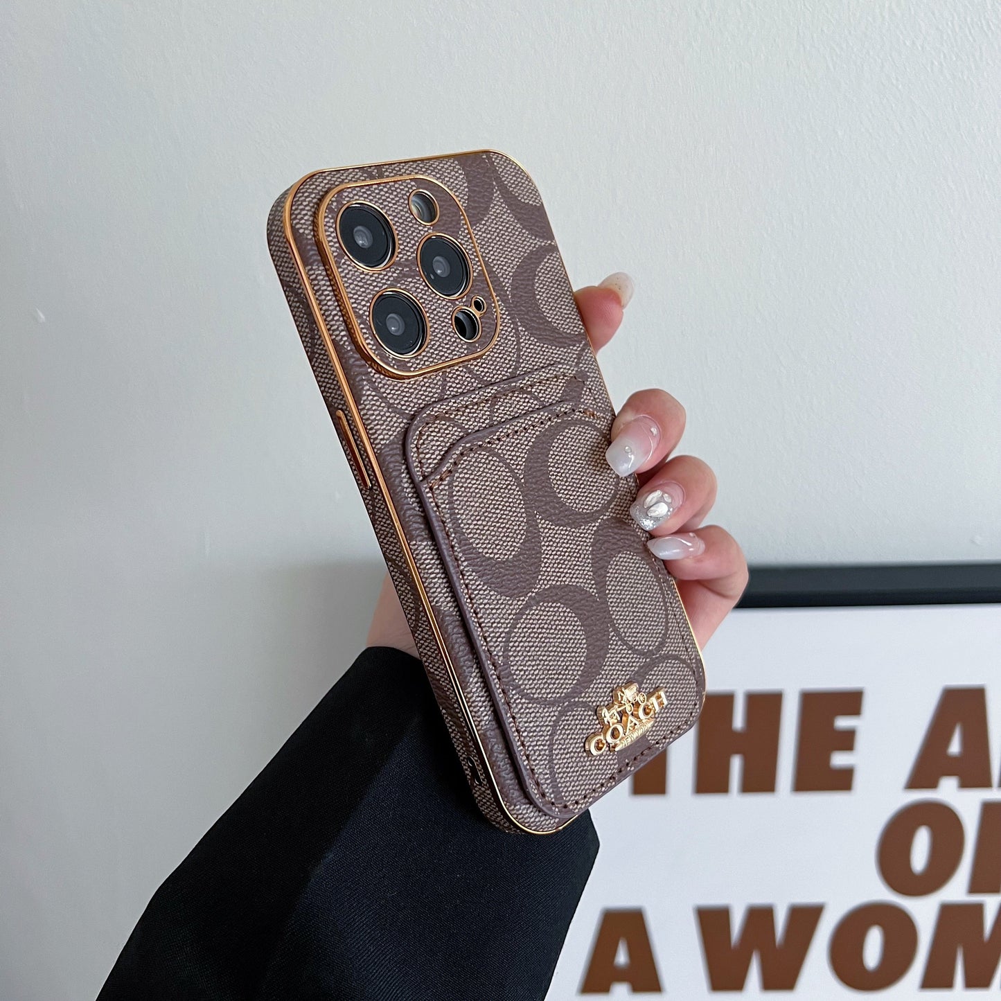 Capa clássica para iPhone com porta-cartões café -KB241651